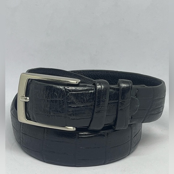 UNLABELED Other - Stylish Black Croc-Embossed LEATHER Belt with Silver Buckle. DRESS BELT.